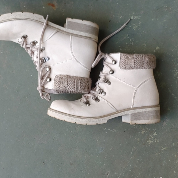 Mossimo Supply Co lt grey sweater boots - Picture 3 of 5